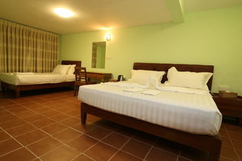 Hotel Hundred Moon à Yangon Extérieur photo